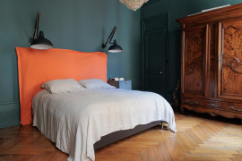 
                                                                                        Vente
                                                                                         L'art de vivre lyonnais dans toute son élégance