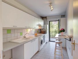 
                                                                                        Vente
                                                                                         Le Cannet : appartement 2 pièces avec cave et parking
