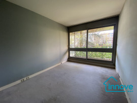 
                                                                                        Vente
                                                                                         Le Chesnay 5 pièces