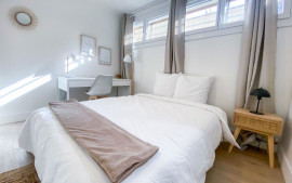 
                                                                                        Location
                                                                                         'Le Cocon' Joli duplex 5mn du Vieux Port (loyer tout inclus)
