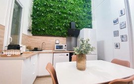 
                                                                                        Location
                                                                                         'Le Cocon' Joli duplex 5mn du Vieux Port (loyer tout inclus)