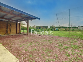 
                                                                                        Vente
                                                                                         LE DEZERT, IMMEUBLE AVEC 3 APPARTEMENTS