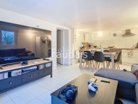 
                                                                                        Vente
                                                                                         LE DEZERT, IMMEUBLE AVEC 3 APPARTEMENTS