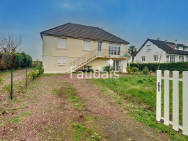 
                                                                                        Vente
                                                                                         LE DEZERT, IMMEUBLE AVEC 3 APPARTEMENTS