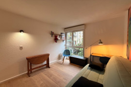 
                                                                                        Location
                                                                                         Le Grillon*