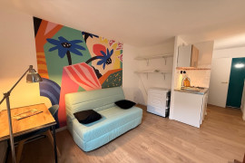 
                                                                                        Location
                                                                                         Le Grillon*