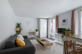 
                                                                                        Location
                                                                                         "Le Pigalle" - Studio coeur de Paris (loyer tout inclus)