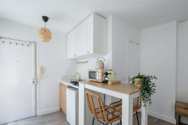 
                                                                                        Location
                                                                                         "Le Pigalle" - Studio coeur de Paris (loyer tout inclus)