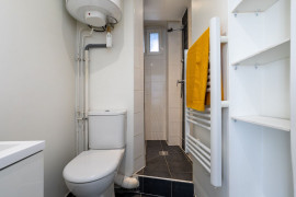 
                                                                                        Location
                                                                                         "Le Pigalle" - Studio coeur de Paris (loyer tout inclus)