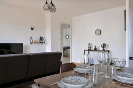 
                                                                                        Location
                                                                                         Le Rabateau