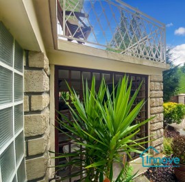 Vente
Le village - Maison 8 pièces- 5 chambres