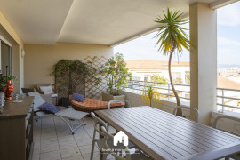 
                                                                                        Location
                                                                                         Les Hauts de Breteuil