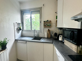 
                                                                                        Location
                                                                                         Les Lilas, 2p 46m², Parking, meublé, lumineux