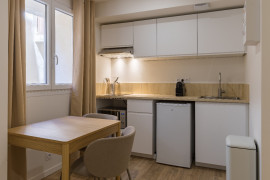 
                                                                                        Location
                                                                                         LIEUTAUD - E2