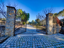 Vente
LITTORAL VAROIS PROPRIETE DE STANDING OLIVERAIE 8 HA