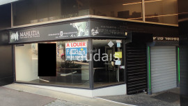 
                                                                                        Location
                                                                                         Local commercial  44 m2