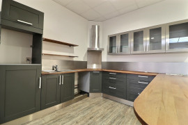 
                                                                                        Location
                                                                                         Local commercial - Atelier d'activité - 554m²