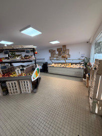 
                                                                                        Vente
                                                                                         LOCAL COMMERCIAL – LIBRE D’OCCUPATION