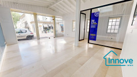 
                                                                                        Location
                                                                                         Local Commercial Rue de montreuil