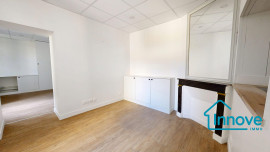 
                                                                                        Location
                                                                                         Local Commercial Rue de montreuil
