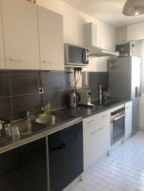 
                                                                                        Location
                                                                                         Location 2 pièces 49m2 non meublés Paris 20eme