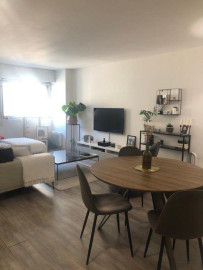
                                                                                        Location
                                                                                         Location 2 pièces 49m2 non meublés Paris 20eme