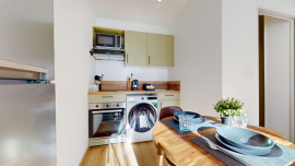 
                                                                                        Location
                                                                                         Location 21.60m²