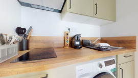 
                                                                                        Location
                                                                                         Location 21.60m²