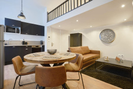 
                                                                                        Location
                                                                                         Location 27.43m²