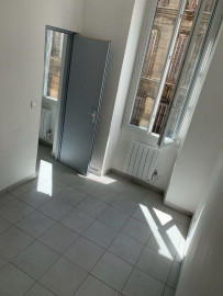 
                                                                                        Location
                                                                                         Location 3 pièces de 57 m2 à Marseille