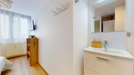 
                                                                                        Location
                                                                                         Location 56.03m²