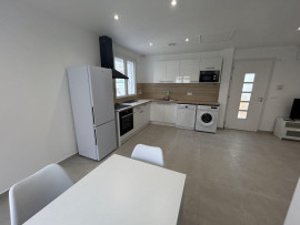 
                                                                                        Location
                                                                                         Location à l’année – Plage à 50 mètres