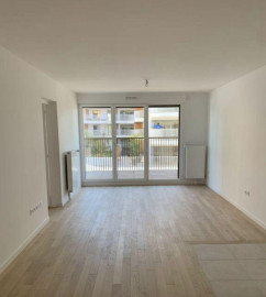 
                                                                                        Location
                                                                                         Location appartement 2 pièces 48 m²