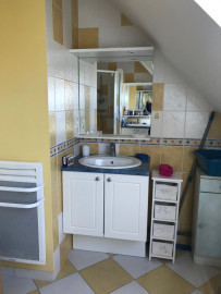 
                                                                                        Colocation
                                                                                         Location chambre chez l’habitant toute équipée.