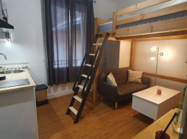 
                                                                                        Location
                                                                                         Location charmant studio meublé 14m2 Paris 15ème