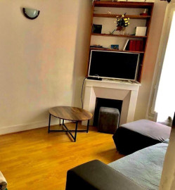 
                                                                                        Location
                                                                                         Location d'un appartement de 2 pièces dans le 20è