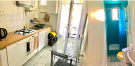 
                                                                                        Location
                                                                                         Location d'un appartement de 2 pièces dans le 20è