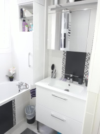 
                                                                                        Colocation
                                                                                         Location d'un chambre meublée  parc de 33 hectares