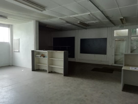 
                                                                                        Location
                                                                                         Location d'un local d'activités d'une surface de 800 m² proche d'Auxerre