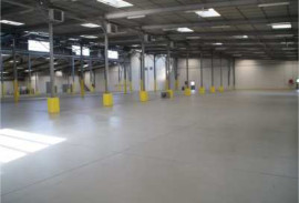 
                                                                                        Location
                                                                                         Location d'une entrepôt/atelier d'une surface de 4 000 m² proche d'Auxerre