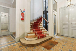 
                                                                                        Location
                                                                                         Location et vente Bureaux Paris 75008