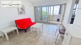 Location
LOCATION MEUBLEE A L'ANNEE - studio avec loggia vue mer, parking