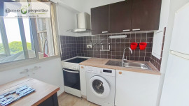 Location
LOCATION MEUBLEE A L'ANNEE - studio avec loggia vue mer, parking