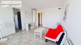 Location
LOCATION MEUBLEE A L'ANNEE - studio avec loggia vue mer, parking