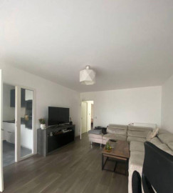 
                                                                                        Location
                                                                                         Location meublée appartement 3 pièces 65 m² Nanter
