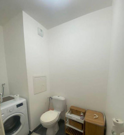 
                                                                                        Location
                                                                                         Location meublée appartement 3 pièces 65 m² Nanter