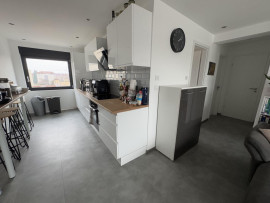 
                                                                                        Location
                                                                                         Location meublée appartement T3 rénové