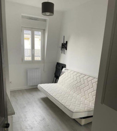 
                                                                                        Location
                                                                                         Location meublée studio 10,46 m²