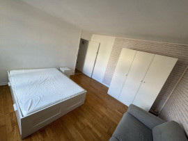 
                                                                                        Location
                                                                                         Location St Cloud 4 pièces donc 3 chambres