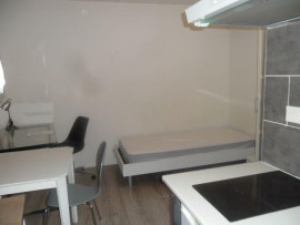 
                                                                                        Location
                                                                                         Location studio